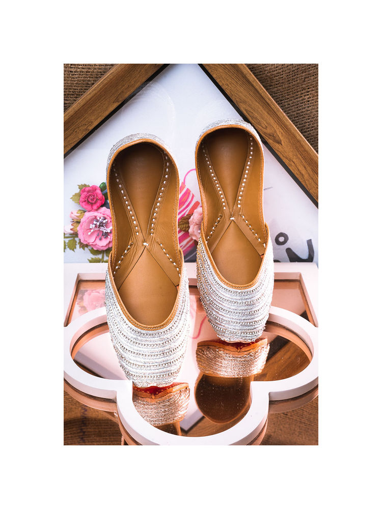 NR BY NIDHI RATHI Women Ethnic Embellished Leather SIlver Juttis-image-19