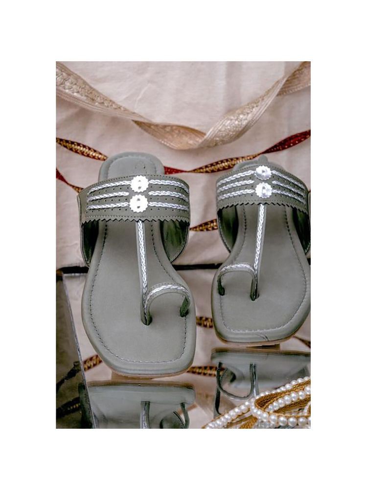 NR BY NIDHI RATHI Women Green Embellished One Toe Kolhapuris-image-42