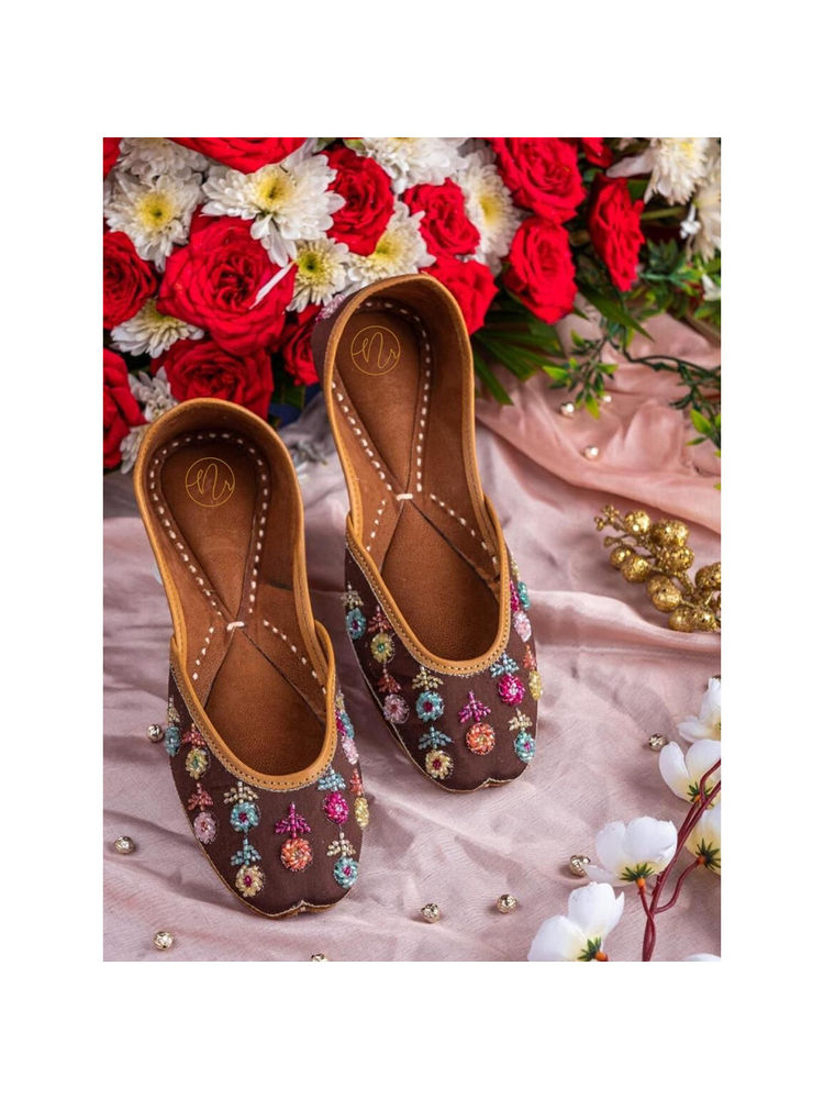 NR BY NIDHI RATHI Embellished Square Toe Ethnic Brown Juttis