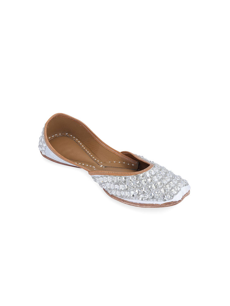 NR BY NIDHI RATHI Women Embroidered Silver Juttis-image-41