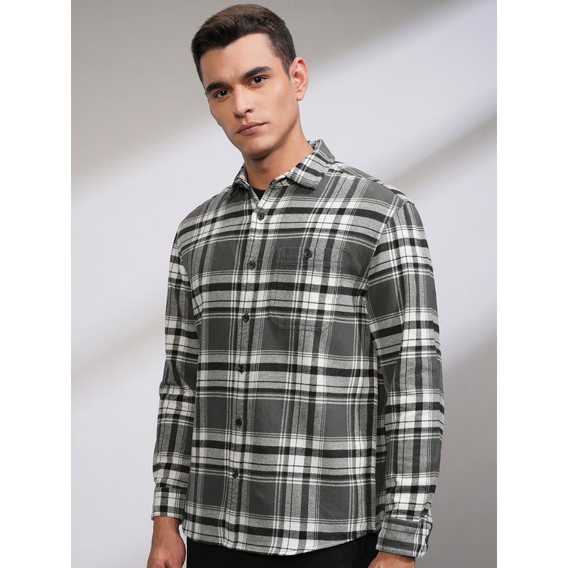 HIGHLANDER Men Flannel Checked Relaxed Fit Charcoal Shirt (S)
