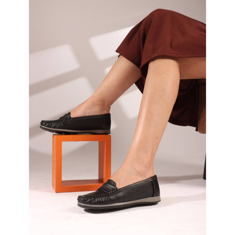 Carlton London Black Solid Slip-On Women Penny Loafers (EURO 36)