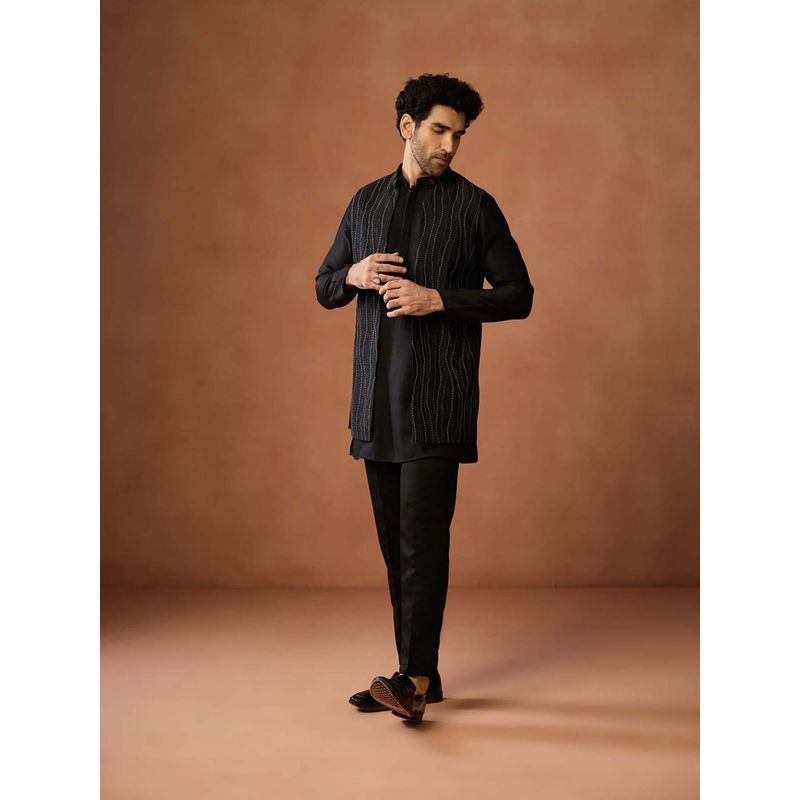 KISAH Men Kurta & Trouser With Front Open Embroidered Long Jacket (38)