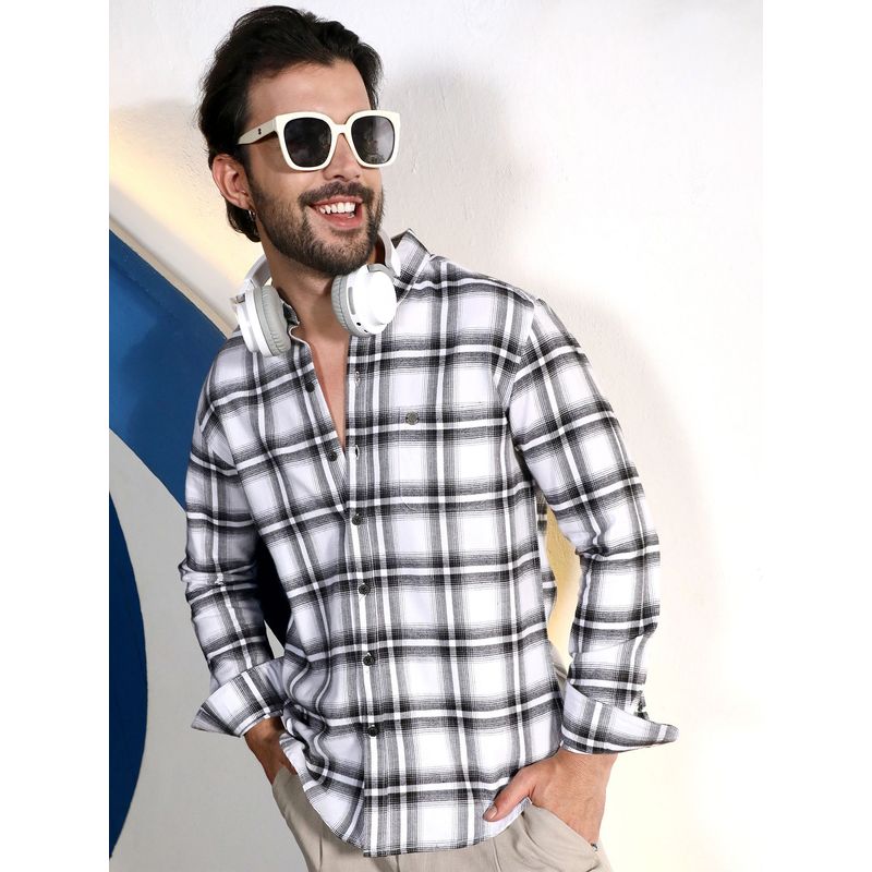 Campus Sutra Men Chalk White & Midnight Black Brushed Buffalo Check Shirt (M)
