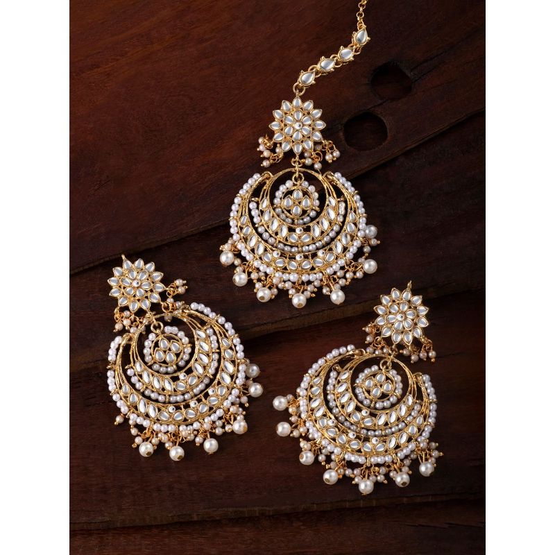 Heavy earrings with store tikka