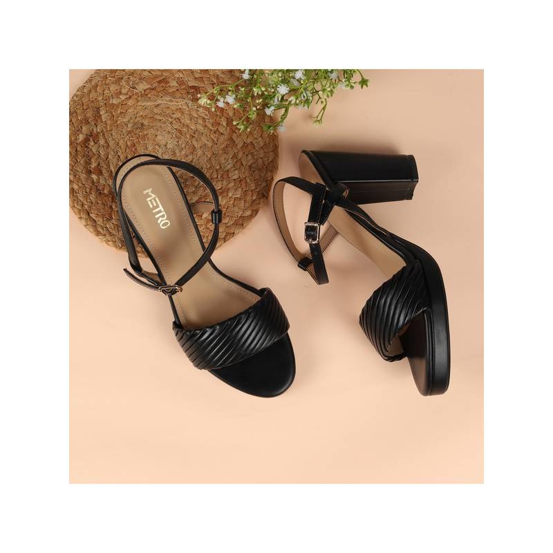 Metro Women Black Block Heels Sandals (EURO 39)