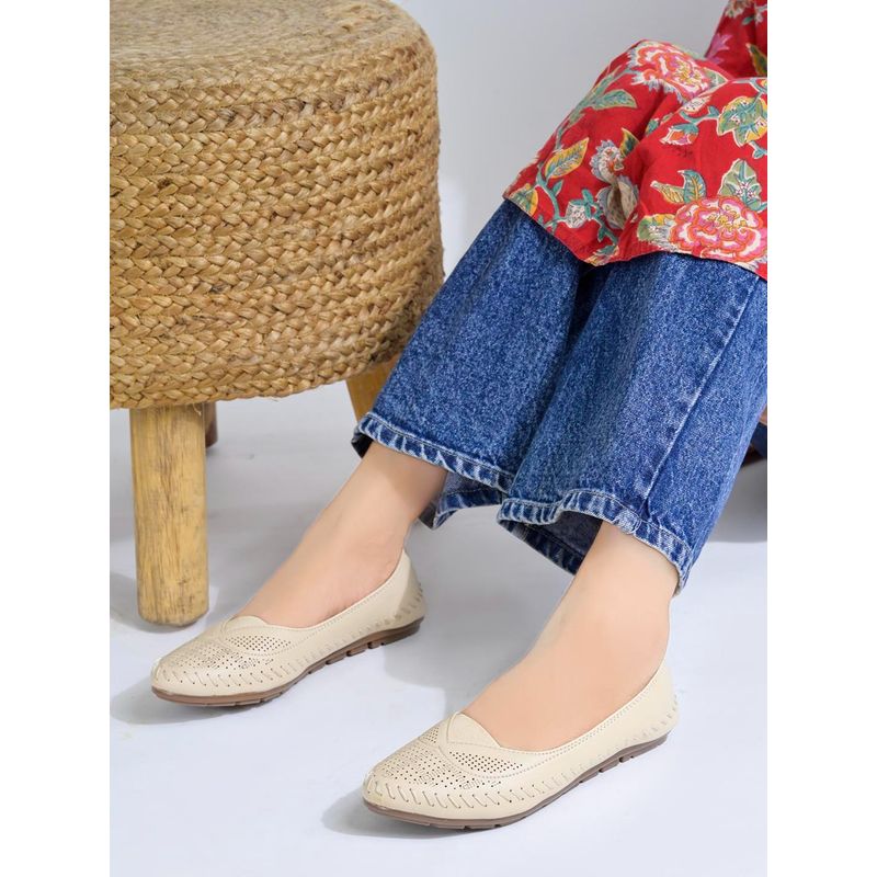 Shoetopia Cream Casual Slip-On Ballerina (EURO 36)