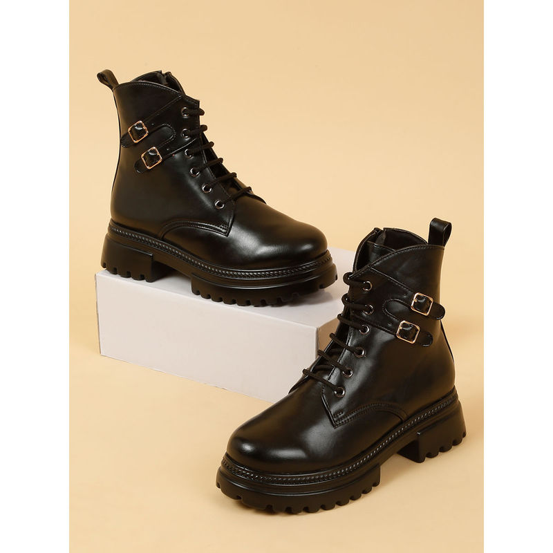 VALIOSAA Solid Black Brogues Boots (EURO 35)