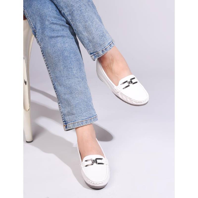 SHUZ TOUCH White Classic Comfort Loafers (EURO 36)
