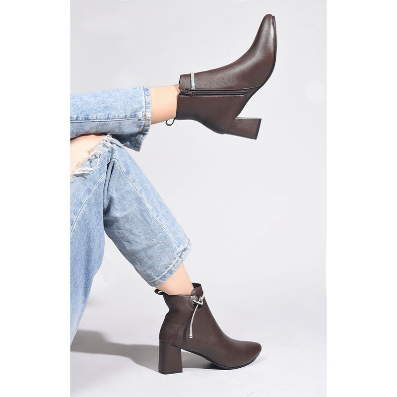 SHUZ TOUCH Chain Detail Brown Embelished Boots (EURO 35)