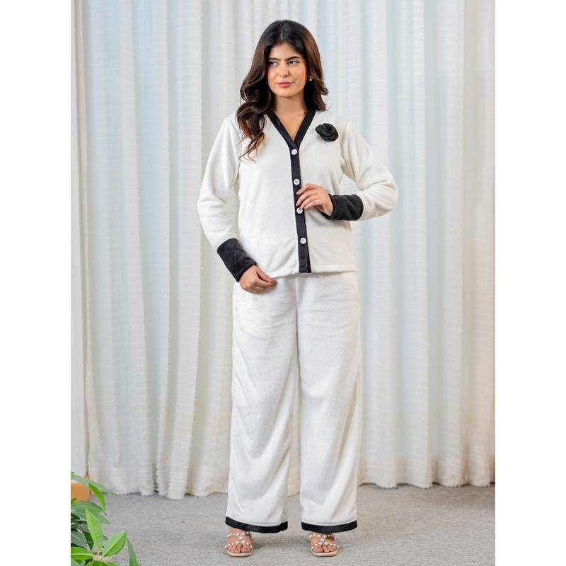 FEATHERS CLOSET White Super Soft Woollen Broach Cardigan With Pyjama (S/M)