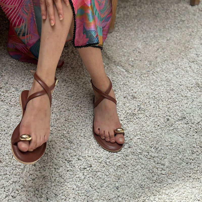 Shoe that fits you Tan Golden Sandals (EURO 35)