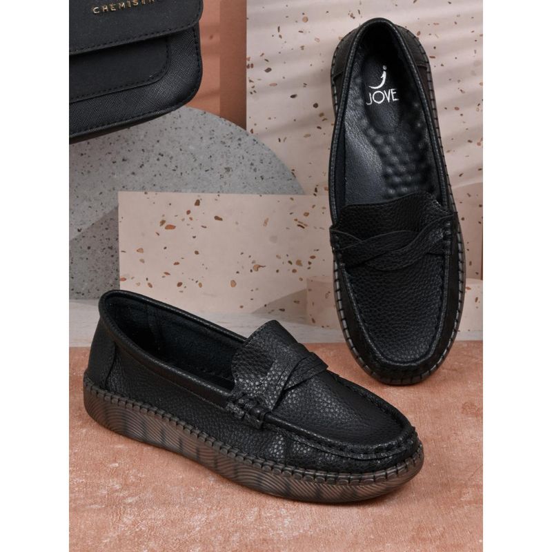 Jove Women Black Textured Loafers Black (EURO 36)