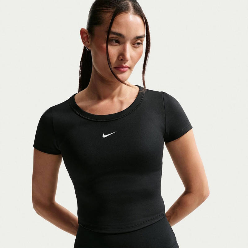 Nike Sportswear Women's Fitted Half SleeveT-Shirt (XL)