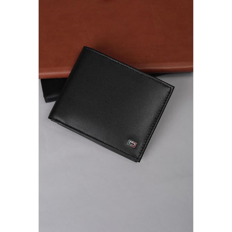 Buy Peter England Men Black Textured Leather Wallet Online