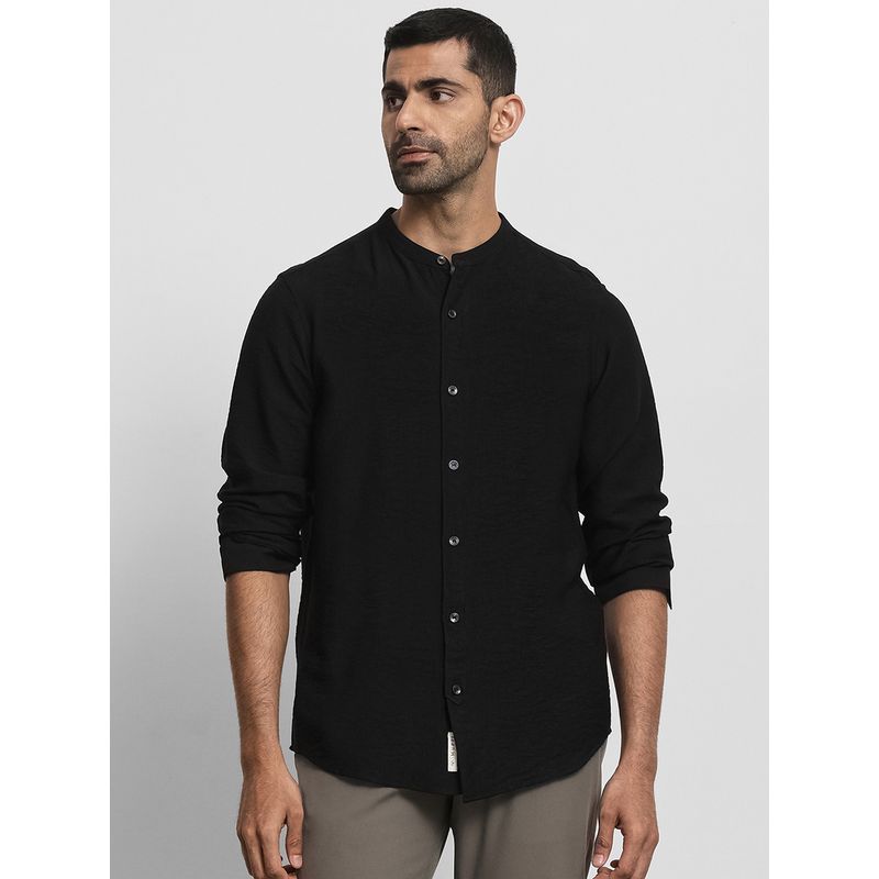 Mufti Men Black Solid Slim Fit Shirt (L)