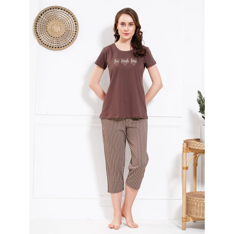 Quira Women Brown Pure Cotton Printed Top with Capri (L)