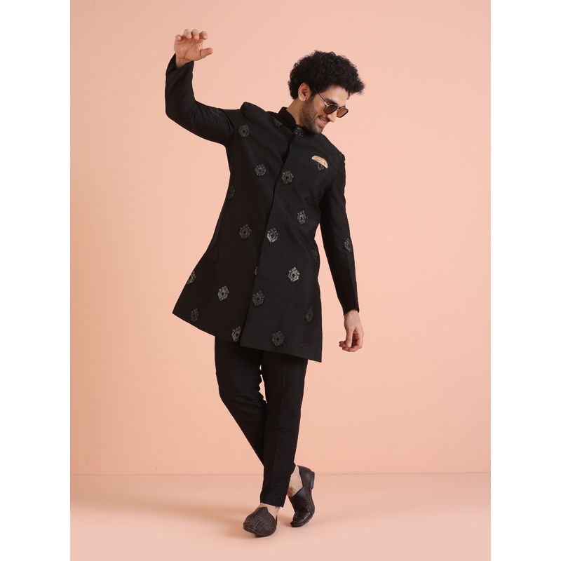 KISAH Mens Black Jacquard Indowestern Sherwani & Pant (Set of 2) (44)