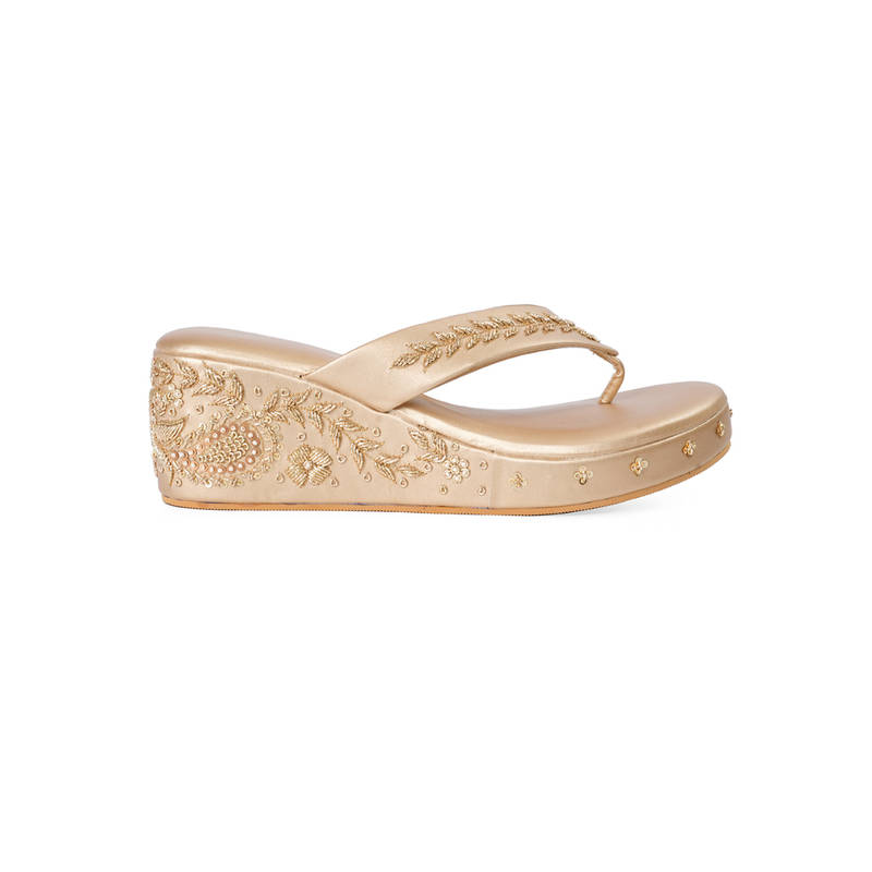 NR BY NIDHI RATHI Womens Gold Embellished Round-Toe Wedges Heels (EURO 41)