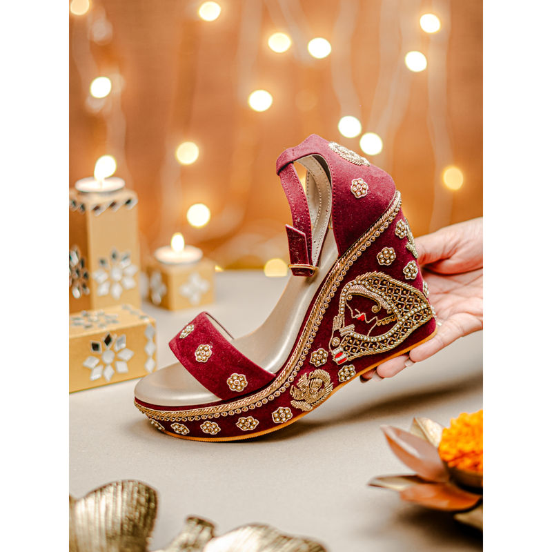 NR BY NIDHI RATHI Womens Maroon Velvet Golden Embroidery Wedges Heels (EURO 39)