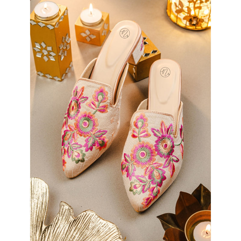 NR BY NIDHI RATHI Womens Beige Floral Print Mules Heels (EURO 36)