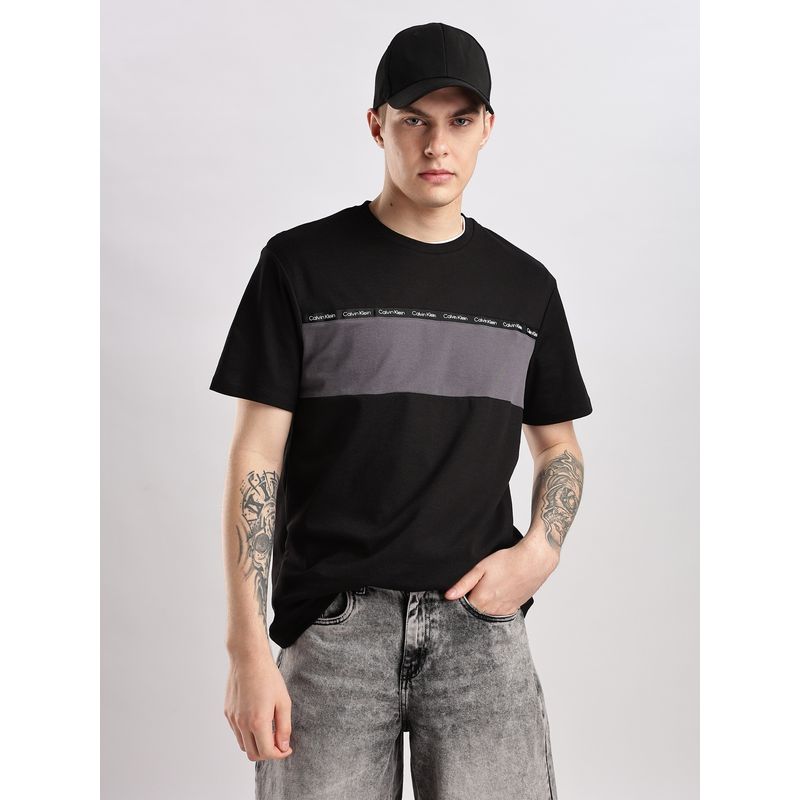 Calvin Klein Men Black Colorblocked T-Shirt (M)