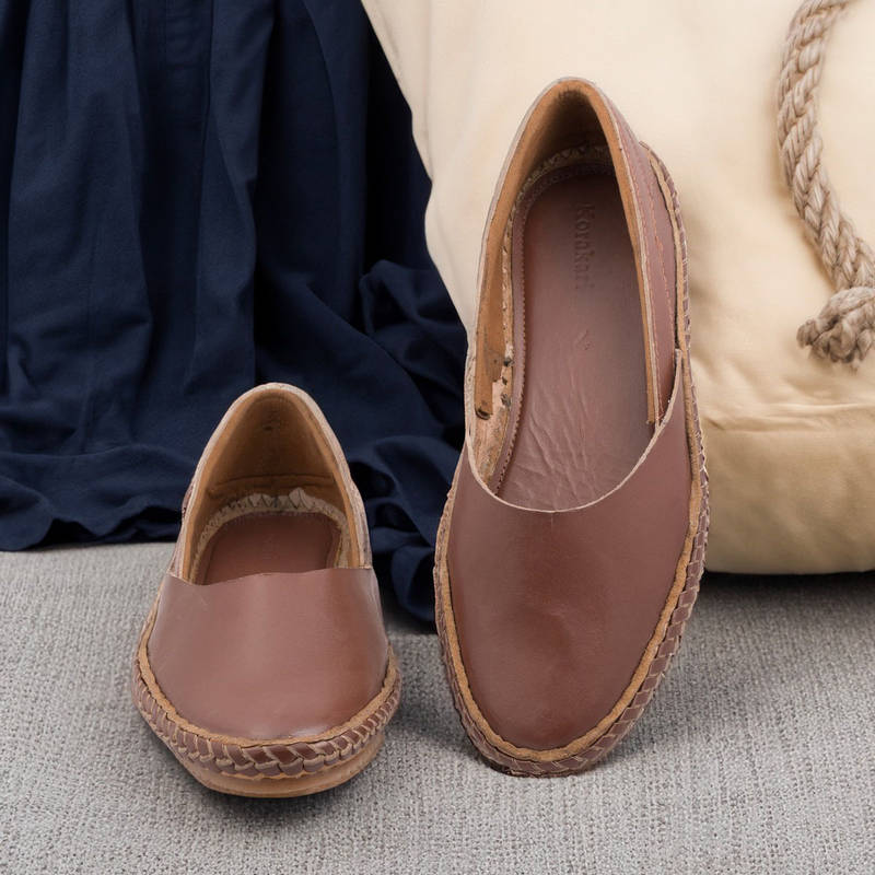 Korakari Women Solid & Patterned Brown Ethnic Juttis (UK 4)