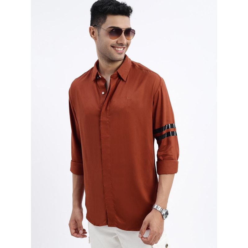 SHOWOFF Brown Solid Slim Fit Shirt (M)