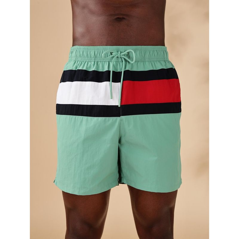 Tommy Hilfiger Regular Fit Colorblock Mid Rise Shorts (L)