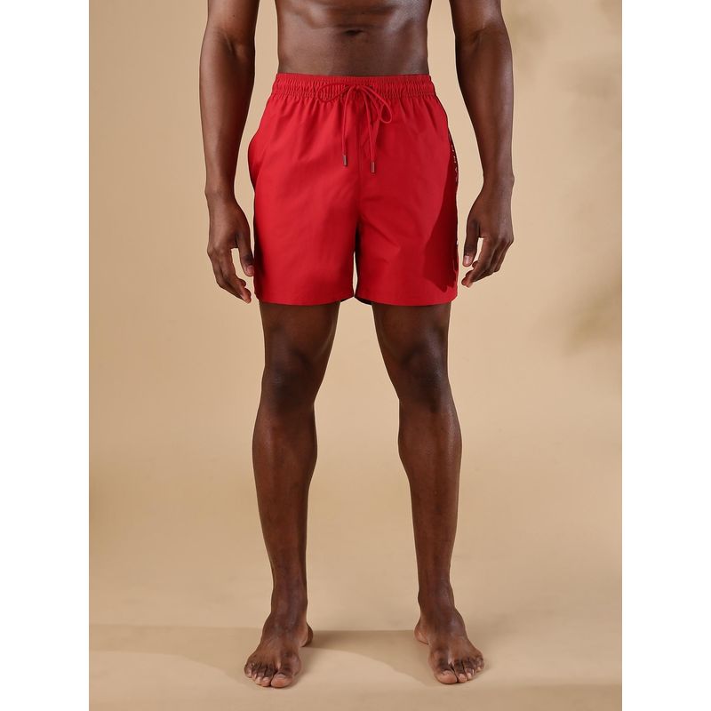 Tommy Hilfiger Red Regular Fit Solid Mid Rise Shorts (L)