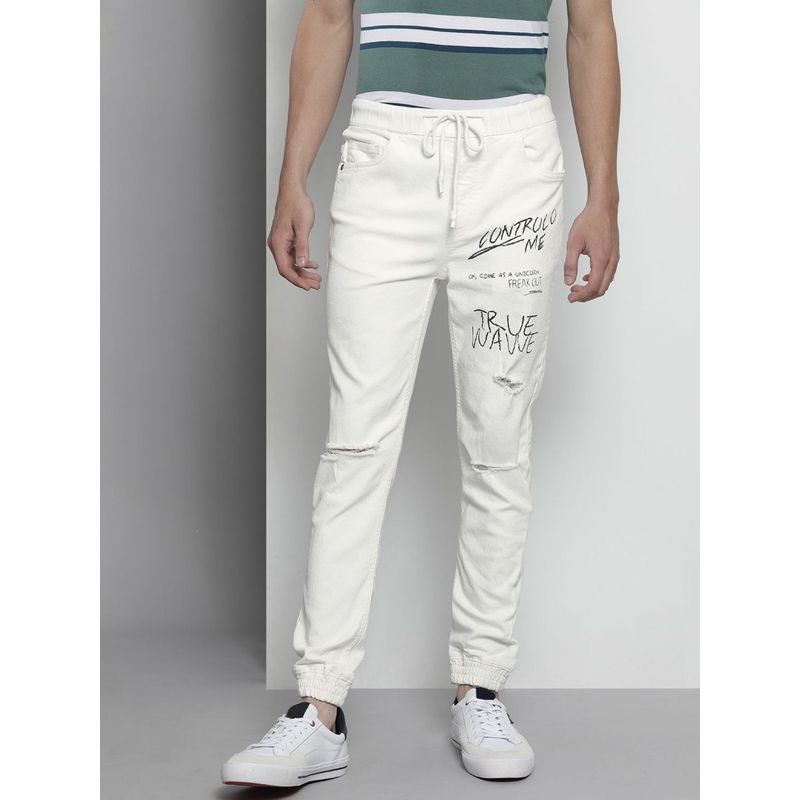 The Indian Garage Co Men Slim Fit Placement Print Mid-Rise Stretchable Denim Joggers (30)