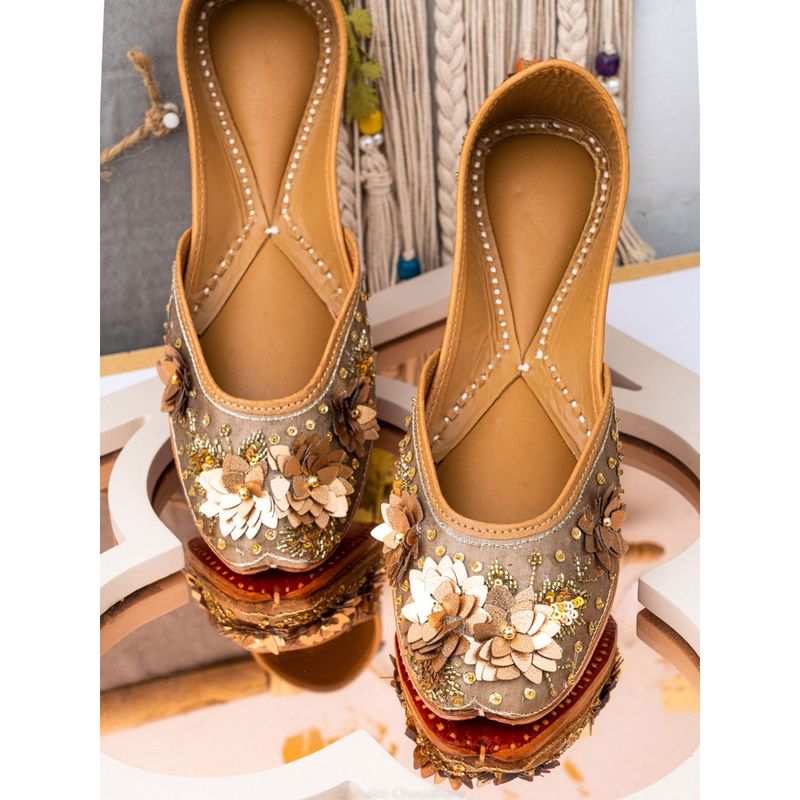 NR BY NIDHI RATHI Sequined Gold Juttis (Euro 38) (EURO 38)