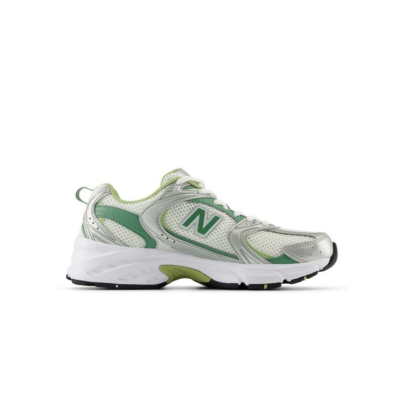 New Balance 530 Men Casual Sneakers (UK 9)