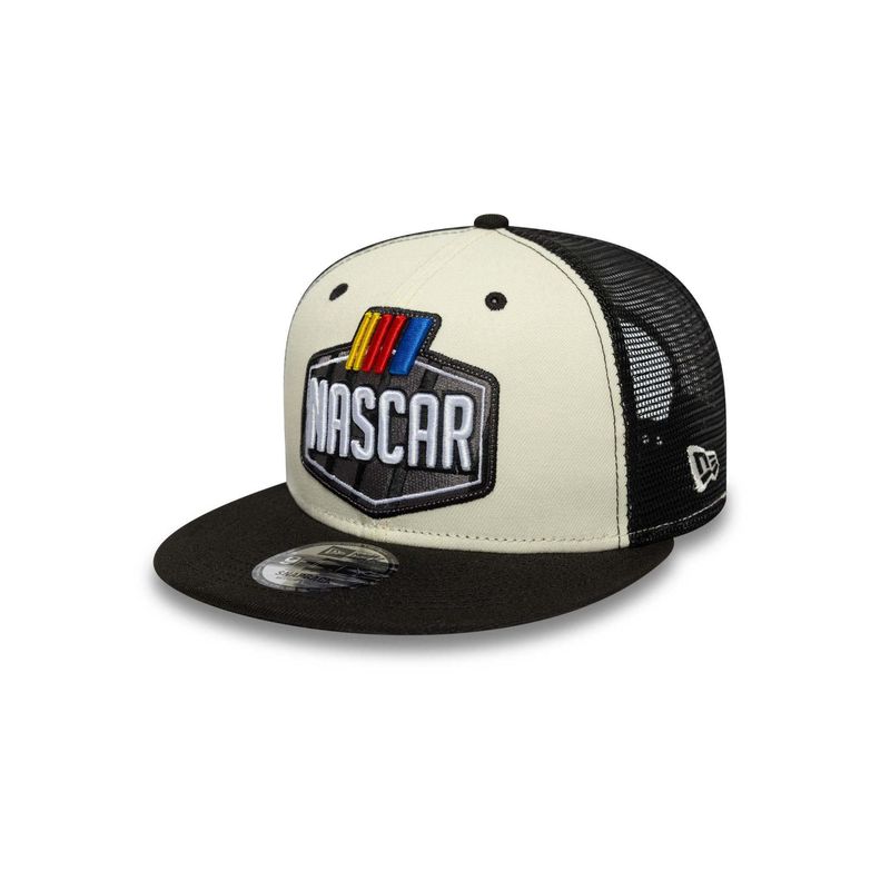 New Era Men NASCAR LOGO 9FIFTY TRUCKER NASCLA CHW Off White Cap (M)