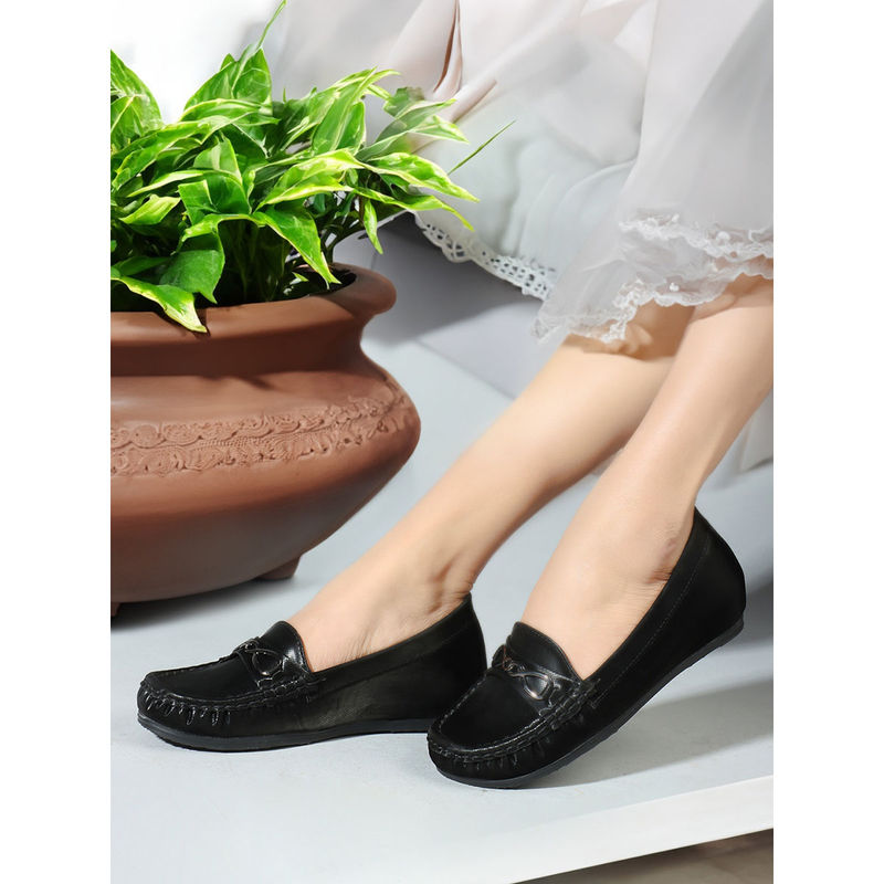 Carlton London Black Slip-On Solid Women Loafers (EURO 38)