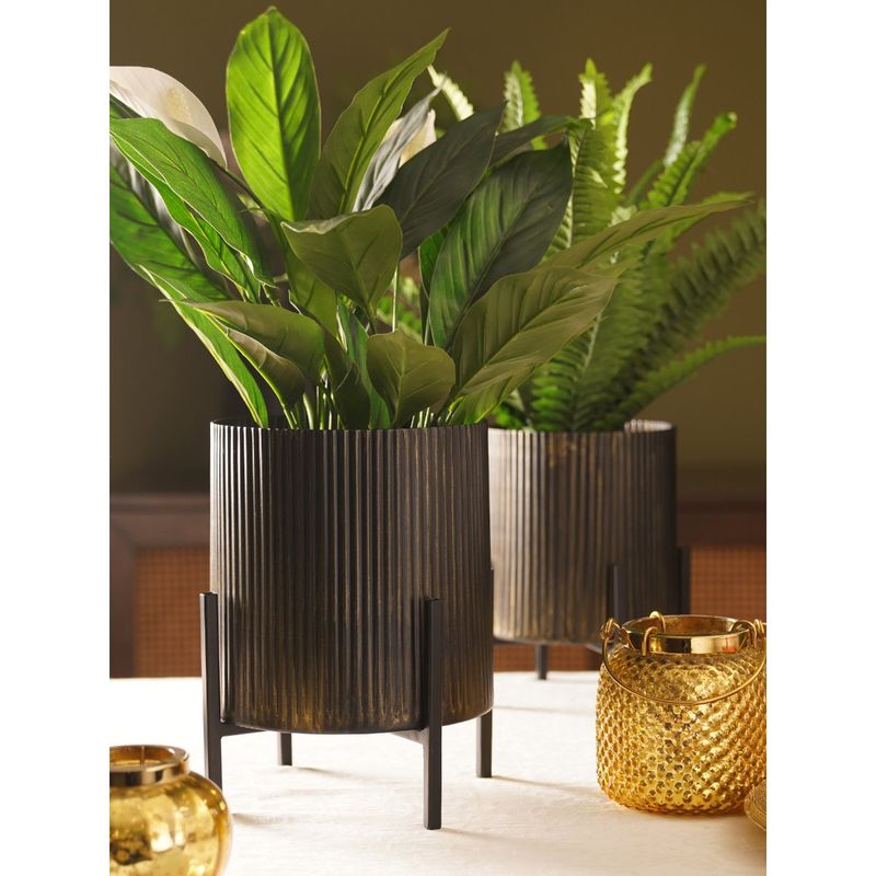 Pure Home + Living Brown Metal Textured Flower Pot with Stand (M)