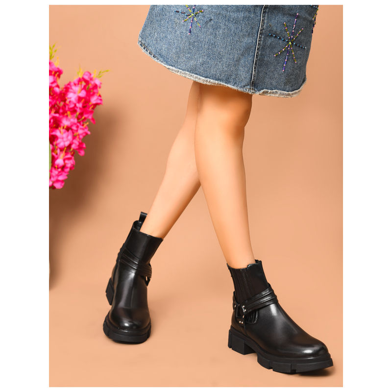 SHUZ TOUCH Black Combat Boots with Chunky Sole and Harness Detail (EURO 36)