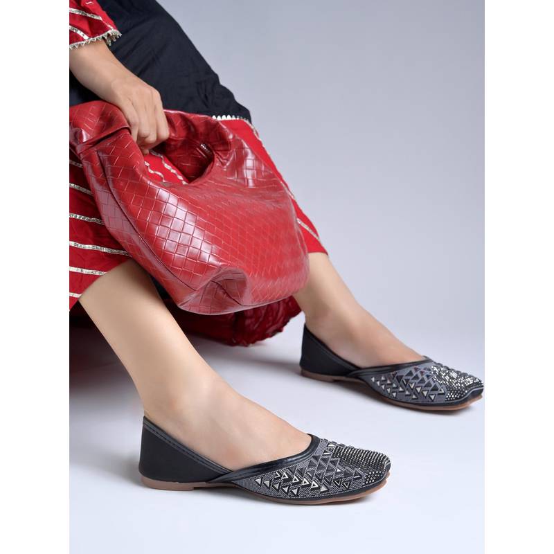 Shoetopia Women's Festive Black Embellished Juttis (EURO 37)