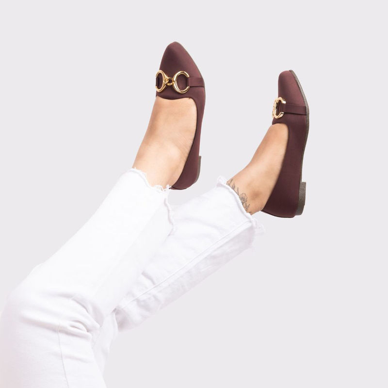 YASSIO Brown Womens Golden Chain, Work-to-Weekend Comfort Ballerina (EURO 37)