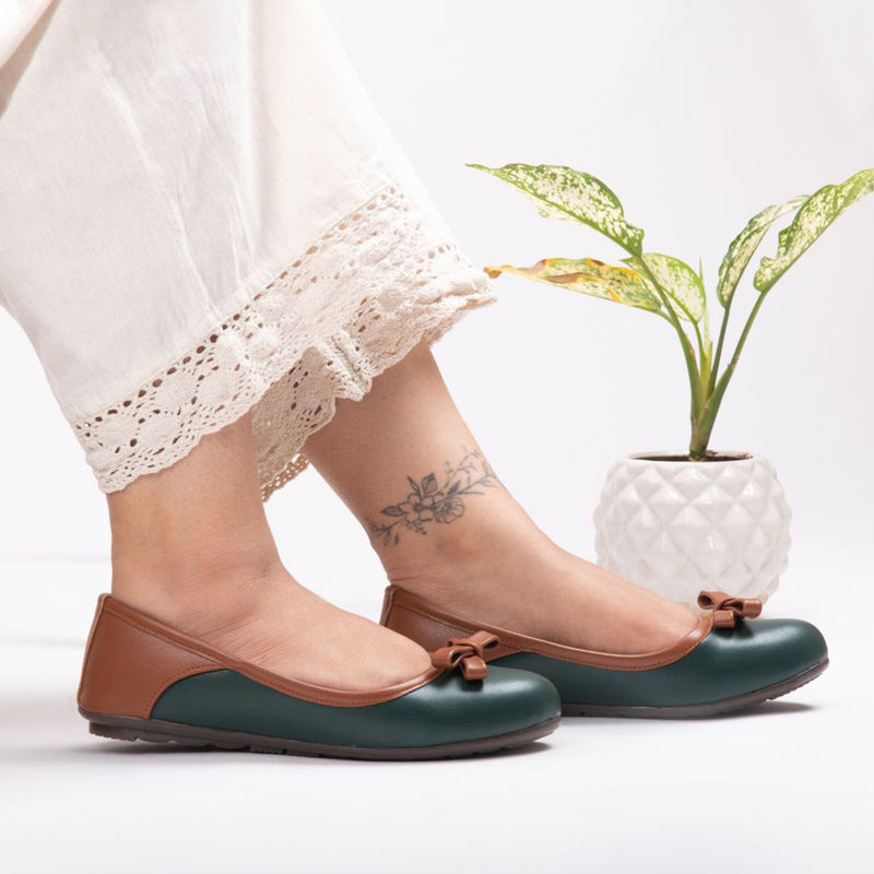 YASSIO Green Womens Two-Tone Bow Ballerina (EURO 41)