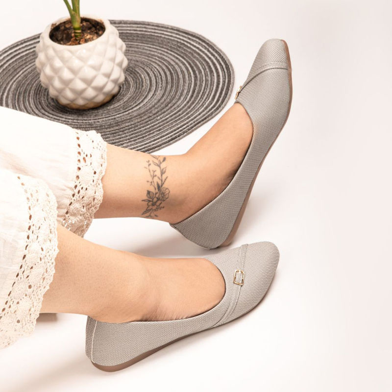 YASSIO Grey Womens Two-Tone Bow Ballerina (EURO 38)