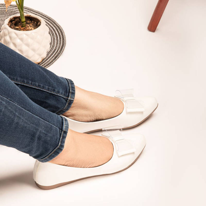 YASSIO White Classic Beauty: White The Versatile Ballerina (EURO 36)