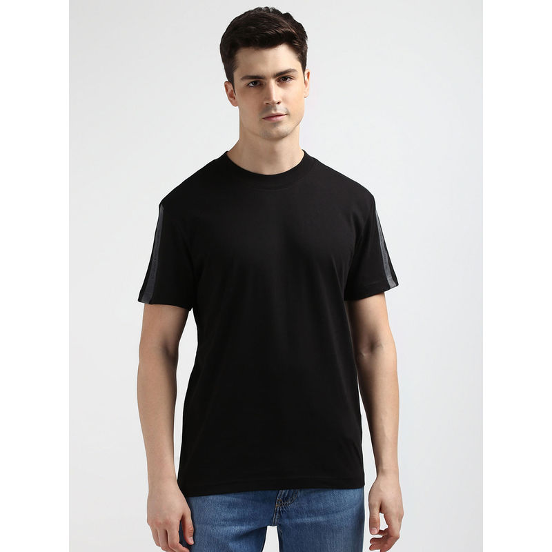 Calvin Klein Men Black Color T-Shirt (L)