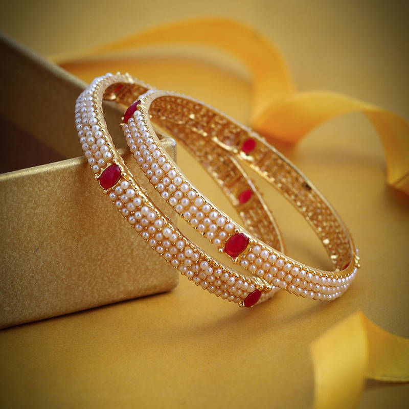 Sukkhi Delightful Gold Plated Wedding Jewellery Pearl Bangles (Set Of 2) (32016BGLDPV900_2.8)