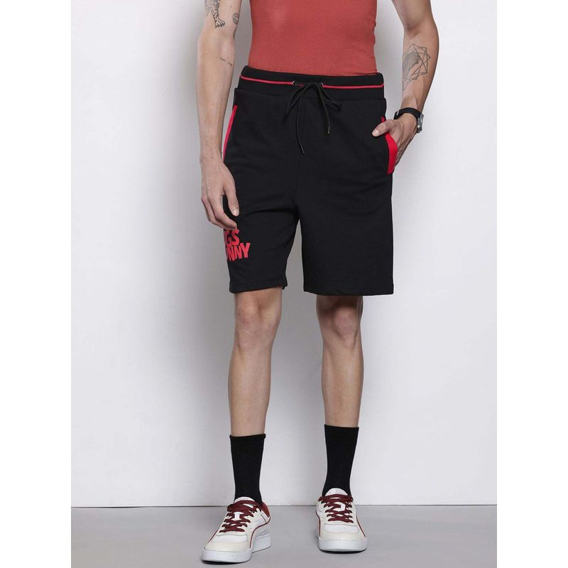 The Indian Garage Co Men Oversized Fit Bugs Bunny Printed Mid-Rise Shorts (32)