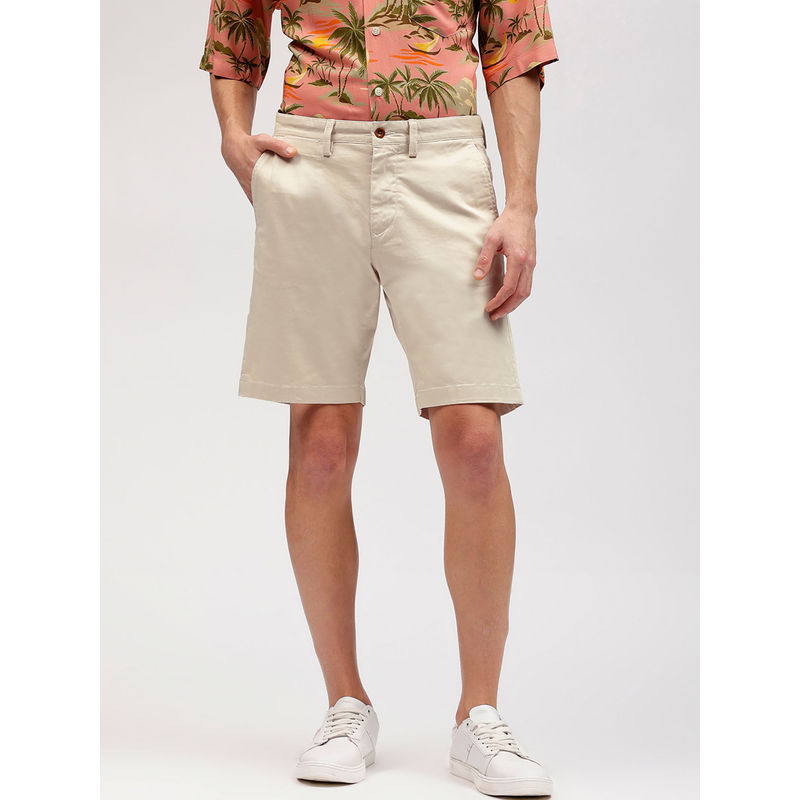GANT Men Beige Solid Slim Fit Mid-rise Chinos Shorts (38)