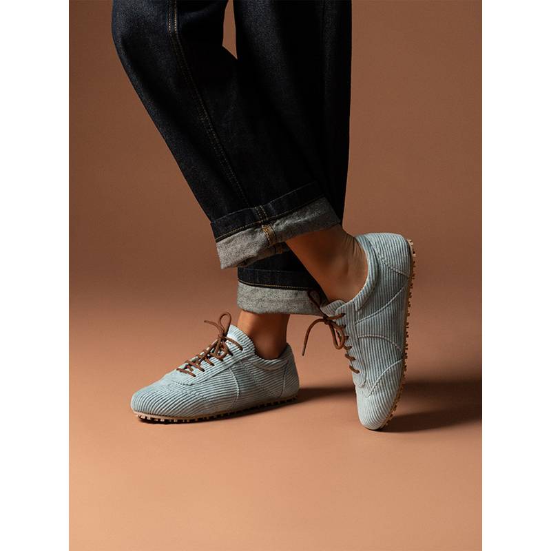 Theater Women Blue Sneakers (EURO 37)