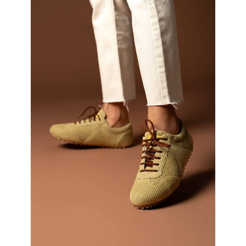 Theater Women Green Sneakers (EURO 37)