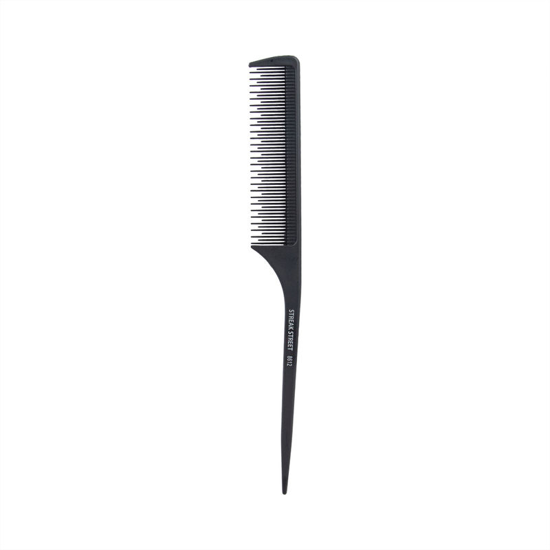 Streaking hair with comb top