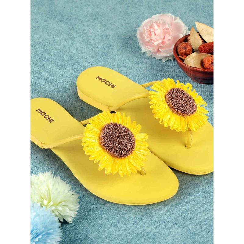 Mochi Women Yellow Flats (EURO 39)
